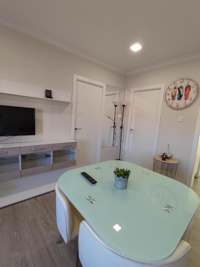 Precioso Apartamento 3 Dormitorios, Aire Acondicionado Menos 10 Min A Pie Feria Jerez De La Frontera Bagian luar foto