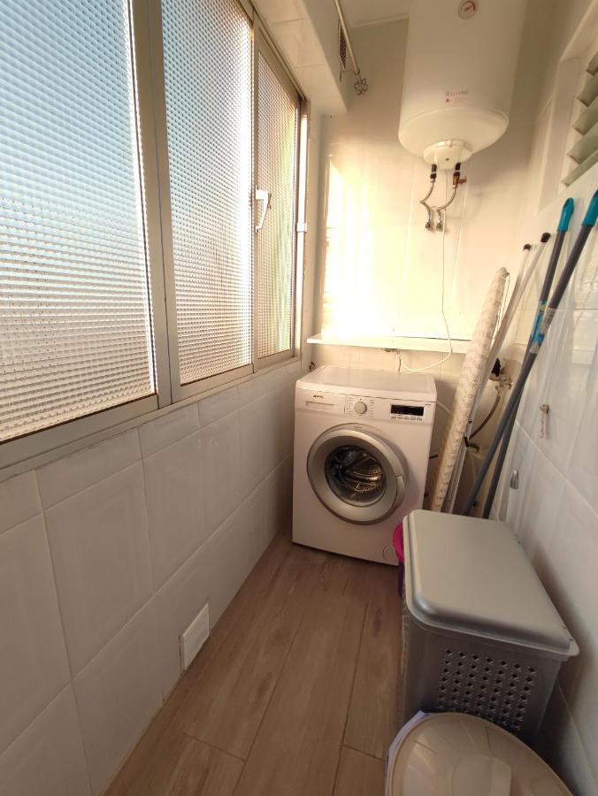 Precioso Apartamento 3 Dormitorios, Aire Acondicionado Menos 10 Min A Pie Feria Jerez De La Frontera Bagian luar foto