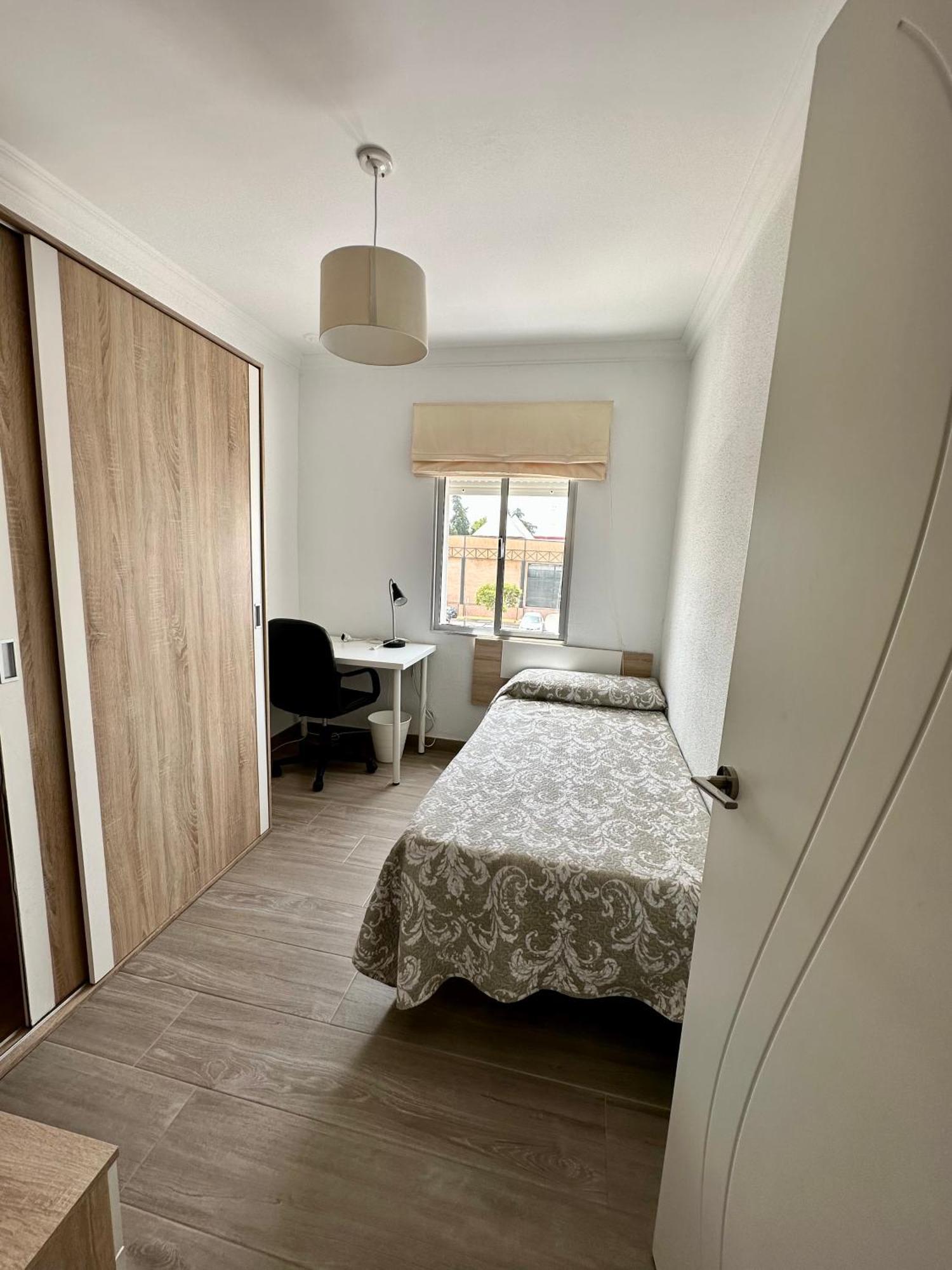 Precioso Apartamento 3 Dormitorios, Aire Acondicionado Menos 10 Min A Pie Feria Jerez De La Frontera Bagian luar foto